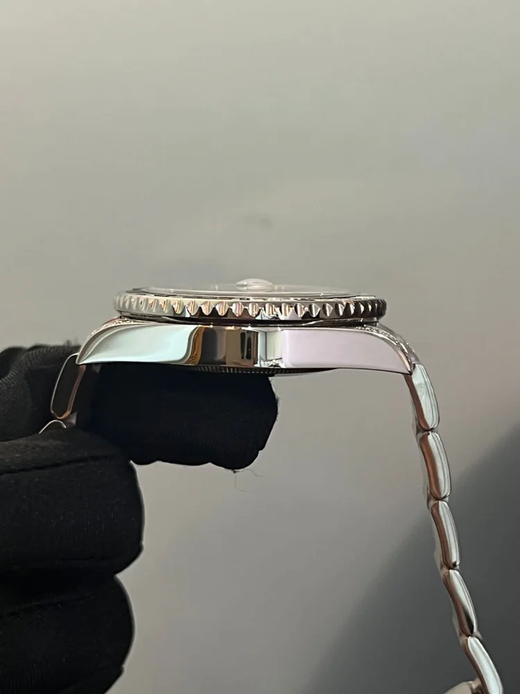 Rolex GMT-Master II 40MM WG diamonds